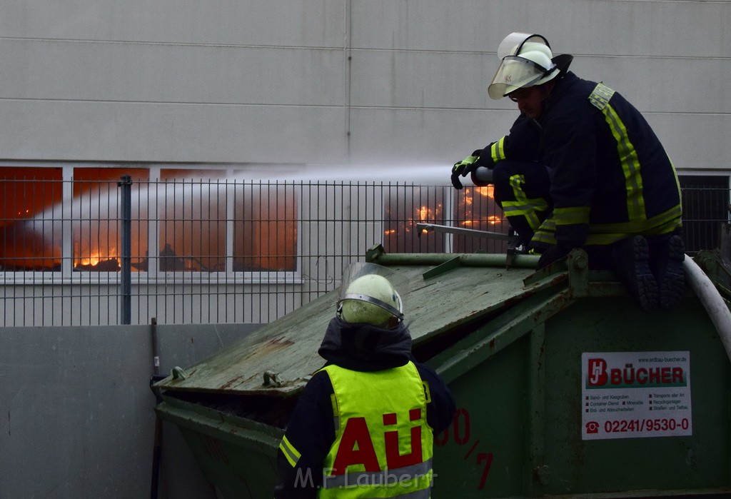 Grossbrand Halle Troisdorf Kriegsdorf Junkersring P211.JPG - Miklos Laubert